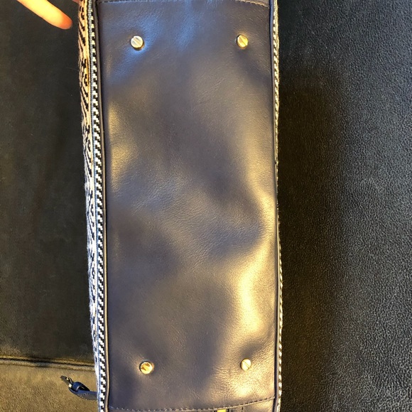 Tory Burch 3 piece luggage set - Picture 3 of 13